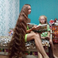 Ternyata ada niat mulia di balik niat Dashik memanjangkan rambutnya ini. Saat sudah cukup panjang, ia berencana memotong dan menyumbangkan rambutnya untuk dibuat menjadi wig bagi mereka yang membutuhkan. Foto: Instagram/@dashik_gubanova