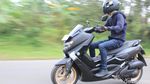 Membawa Yamaha Nmax, Suzuki GSX-S 150, dan CRF250Rally ke Puncak