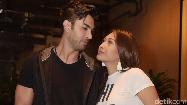Terlalu Cinta! Tata Janeeta Buka Pintu Kembali untuk Mehdi Zati
