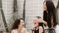 Shafa, Shakila dan Shabina tampak sangat happy. (Dok. Instagram/shafaharris)