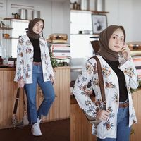 style hijab sneakers