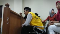 Foto: Dalam tuntutan yang dibacakan jaksa, Komaruddin dituntut 7 tahun penjara. 5 Terdakwa lainnya dituntut 2 tahun dan 4 tahun penjara. (Bil Wahid-detikcom)