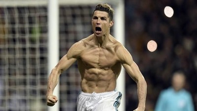 Foto: Lagi, Cristiano Ronaldo Pamer Tubuh Kekar di Lapangan