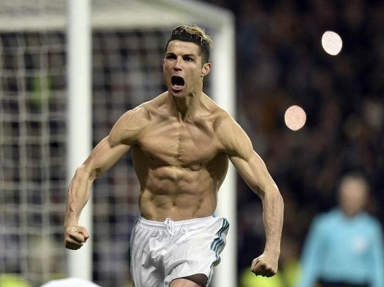 Foto: Lagi, Cristiano Ronaldo Pamer Tubuh Kekar di Lapangan