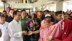 Foto: Blusukan Jokowi ke Mal dan Pasar Mama-mama Papua