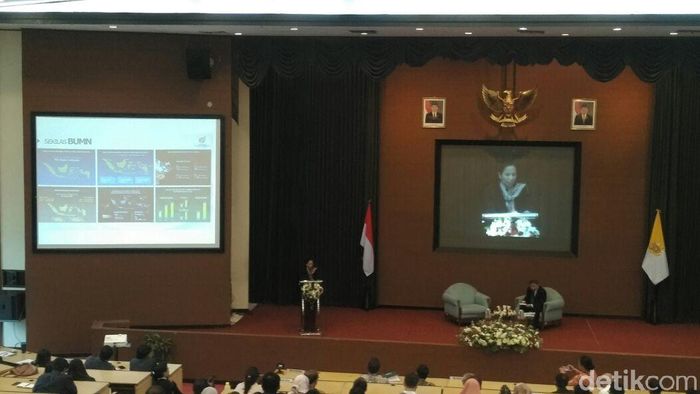 Menteri Rini Soemarno jadi pembicara di UGM/Foto: Usman Hadi/detikFinance Menteri Rini Soemarno jadi pembicara di UGM/Foto: Usman Hadi/detikFinance