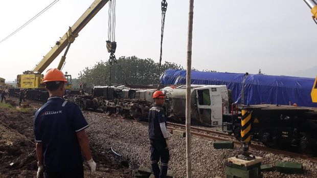 Sepekan Pasca Kecelakaan KA Sancaka, Daop 7 Madiun Evakuasi Gerbong