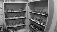 Tisu-tisu basah ini tersusun dengan rapi di dalam rak besar (Moist Towelette Museum)