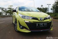 Honda Jazz Vs Toyota Yaris Mana Yang Terlaris