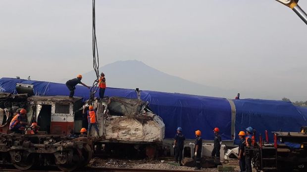 Sepekan Pasca Kecelakaan KA Sancaka, Daop 7 Madiun Evakuasi Gerbong