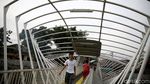 Atapnya Terbang, JPO Jayakarta Telanjang