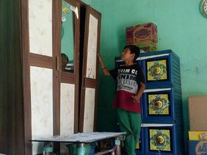Miris, Begini Kondisi Rumah Bocah SD yang Rawat Nenek Buyut