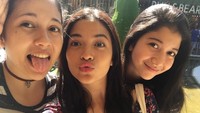 Bahkan dengan Selly, Putri sering dikira kembar karena memiliki kemiripan yang nyata. Foto: Instagram Selly Marino