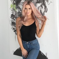 Pesawat pribadi yang ditumpangi Mariah jatuh di lapangan golf TPC Scottsdale, Arizona. Pesawat tersebut baru saja terbang 15 menit dari landasan bandara Scottsdale menuju Las Vegas.  Foto: dok. Instagram