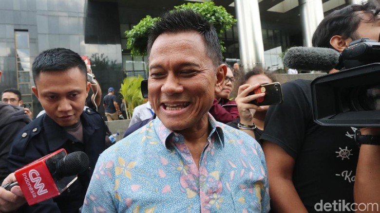 KPK Periksa Tersangka Penyuap Emirsyah Satar KPK Periksa Tersangka Penyuap Emirsyah Satar