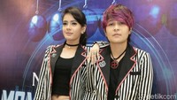 Single terbarunya yang berjudul Move on Dong baru saja dirilis oleh Duo Black Champagne. Foto: Ismail/detikHOT