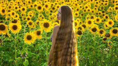 Seperti Ini Jadinya Wanita yang 15 Tahun Tak Pernah Potong Rambut