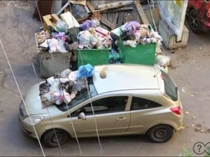 Suka Parkir Sembarangan? Bisa-bisa Hukuman Aneh Ini Menanti