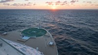 Total kapasitasnya 9.000 orang. Ada 22 restoran dan 2.759 kabin. Kapal ini dapat menampung 6.680 traveler ditambah 2.200 awak kabin dan di anjungannya ada helipad (CNN Travel)
