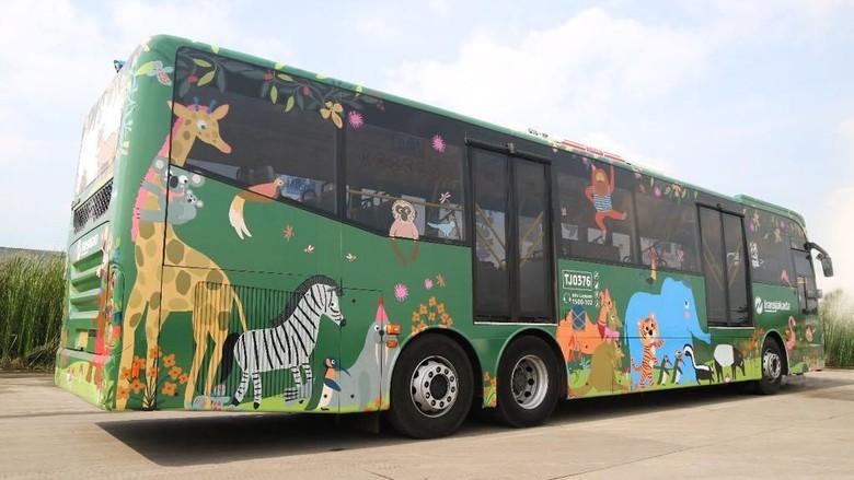 Lucu! Bus TransJakarta Berstiker Satwa Lucu! Bus TransJakarta Berstiker Satwa