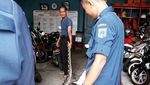 Penampakan Piton 7 Meter yang Ditangkap di Rusun Kebon Kacang
