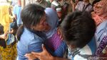 18 Tahun Tak Pulang, Tangis Haru TKW Pecah saat Bertemu Keluarga