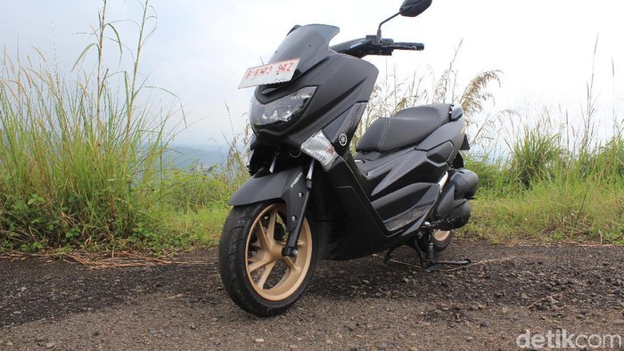 Yamaha Nmax Model 2018 Touring ke Puncak