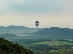 Pilot Tewas, Penumpang Balon Udara Lanjut Terbang sampai Batas Negara