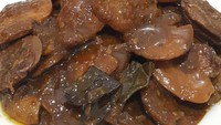 Penyuka jengkol dijamin ngiler liat semur yang satu ini! Ya, semur jengkol. Dengan kuah semur yang kental yang diberi cabe giling, semur jengkol buatan akun @line_wijaya ini pasti rasanya manis pedas. Mantap! Foto: Istimewa