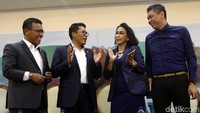 Anggota DPR RI Fraksi Golkar, Muhammad Misbakhun, Fraksi PDIP, Masinton Pasaribu, Ketua DPP Partai Demokrat Jansen Sitindaon dan  Pakar Hukum Pidana TPPU Universitas Trisakti, Yenti Ganarsih menjadi pembicara.