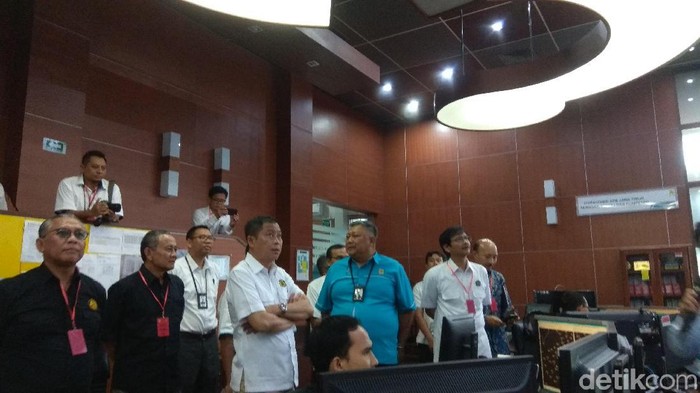 Ke Surabaya, Jonan Kunjungi PLN Jawa Timur dan Bali