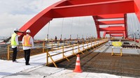 Jokowi mengatakan, jembatan ini akan memperlancar konektivitas dan mendorong pengembangan wilayah Kota Jayapura ke Timur yakni ke arah Skouw. (Foto: Laily Rachev/Biro Pers Setpres)