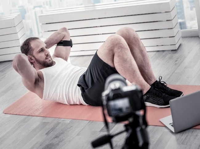 Buat yang Malas ke Gym, Ini Olahraga Rumahan yang Bisa Bikin Kurus