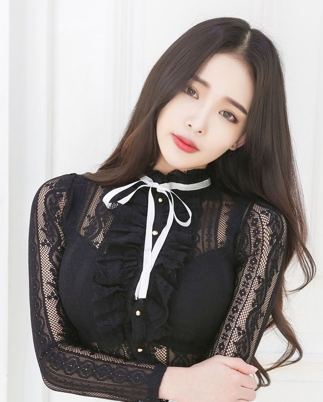 Memiliki rambut panjang dengan matanya yang bulat, ia pun dikagumi oleh banyak pria. Foto: Instagram @jeee622