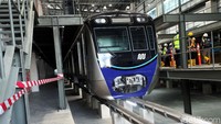 Sebanyak dua belas gerbong kereta MRT telah terparkir di Depo Lebak Bulus, Jakarta Selatan.