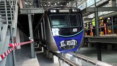 Bernuansa Biru, Kereta MRT Jakarta Tak Lagi Mirip Jangkrik