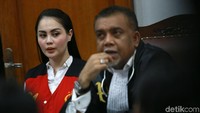 Haris oun diketahui memilih Jennifer Dunn dibandingkan Sarita. Pool/Palevi S/detikFoto.