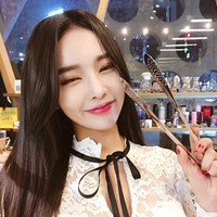 Model berusia 23 tahun ini kerap kali mengunggah aktivitas dirinya saat menjadi model di Instagram Foto: Instagram @jeee622