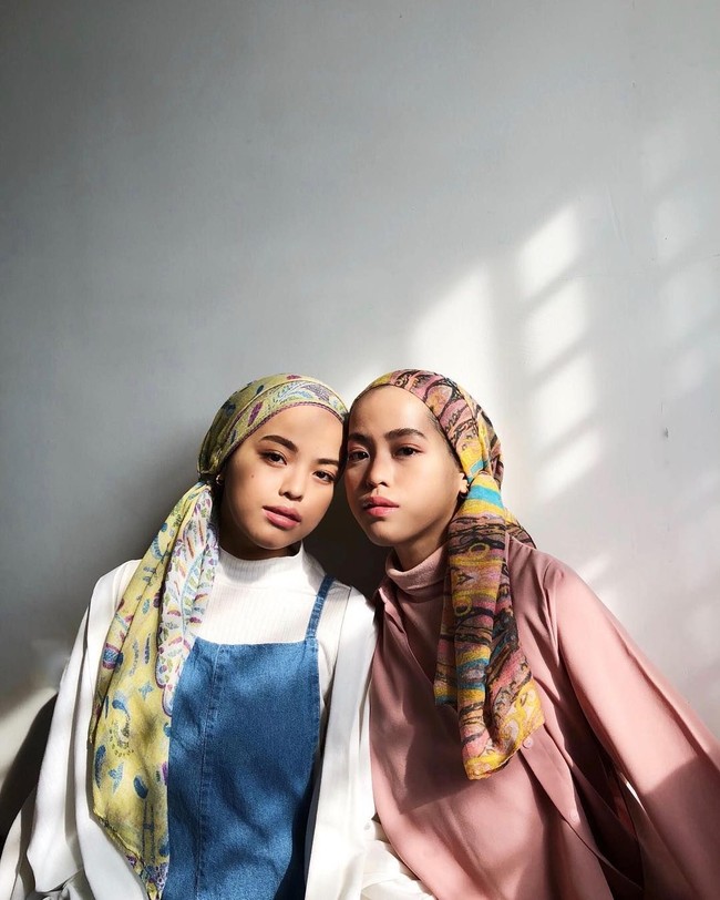 Aina Lee dan Iman Lee pun sudah memiliki banyak fans di media sosial. Akun Instagram Aina Lee memiliki 25,7 ribu pengikut, sedangkan Iman Lee memiliki 30,6 ribu pengikut di Instagram. Foto: Instagram