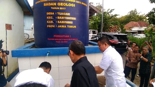 Menteri ESDM Ignasius Jonan cek sumur bor di Sampang-Madura