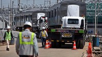 Rencananya, kereta MRT Jakarta sendiri akan beroperasi tanpa pengemudi yang dikendalikan dari Operational Control Centre (OCC) di Stasiun Lebak Bulus, Jakarta Selatan. Namun untuk tahap awal, kebutuhan masinis akan tetap dibutuhkan demi alasan keamanan, namun tugasnya untuk mengatur tutup dan buka pintu.