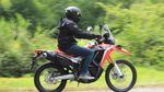 Membawa Yamaha Nmax, Suzuki GSX-S 150, dan CRF250Rally ke Puncak