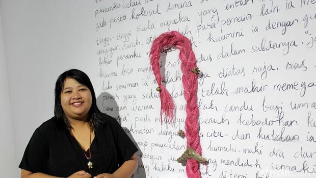 Citra Sasmita Hadirkan Figur Perempuan di Pameran Tunggalnya