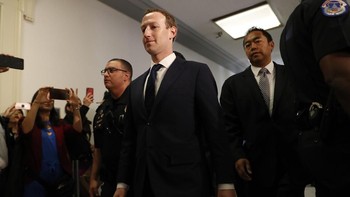 Itu sebabnya, Facebook tak mau ambil risiko atas keselamatan para bosnya. Foto: Reuters