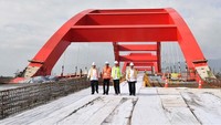 Pembangunan Jembatan Holtekamp diperkirakan rampung akhir 2018. Laily Rachev/Biro Pers Setpres.