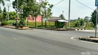 Berdasarkan informasi yang diperoleh, ada lima anak yang ada dalam video tersebut. Anak-anak itu dituding mencuri minuman bersoda di warung tersebut. (Foto: Dadang Hermansyah/detikcom).