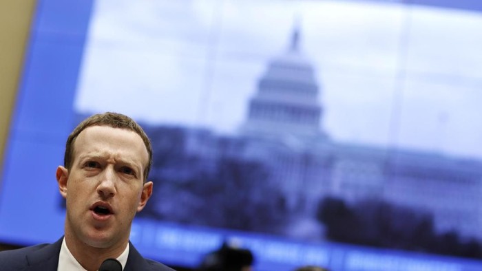 Facebook CEO Mark Zuckerberg testifies before a House Energy and Commerce Committee hearing regarding the company’s use and protection of user data on Capitol Hill in Washington, U.S., April 11, 2018. REUTERS/Aaron P. Bernstein