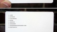 Kartu nama untuk desainer grafik. Informasinya tersembunyi di antara huruf-huruf acak. brightside.me/Istimewa.