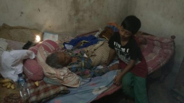 Miris, Begini Kondisi Rumah Bocah SD yang Rawat Nenek Buyut