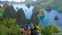 Tidak lupa, untuk mengabadikan momen di ikon Raja Ampat, Wayag (Shinta/detikTravel)